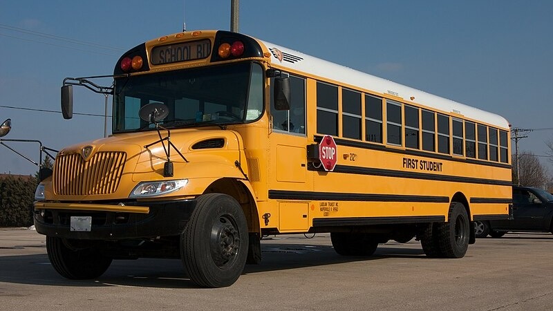 Школьный автобус в Иллинойсе, США