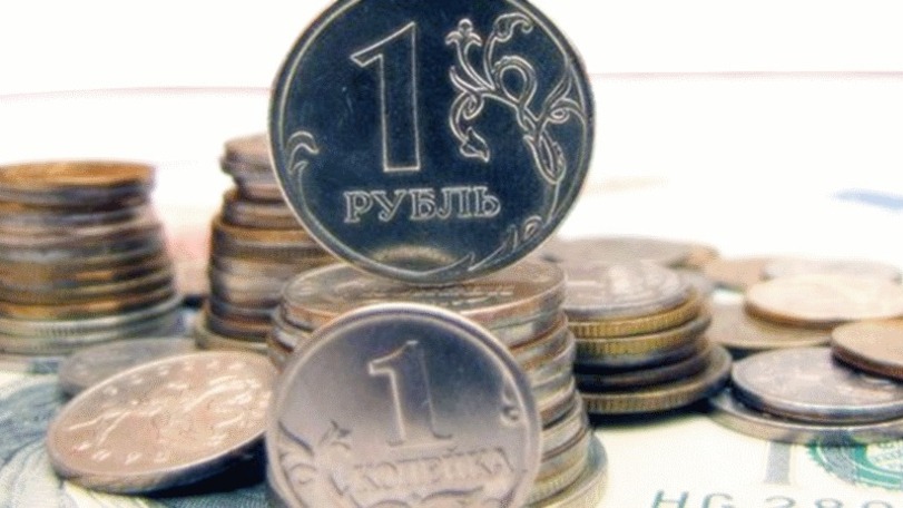 Курс доллара на Московской бирже сегодня превышал в моменте 98 рублей.