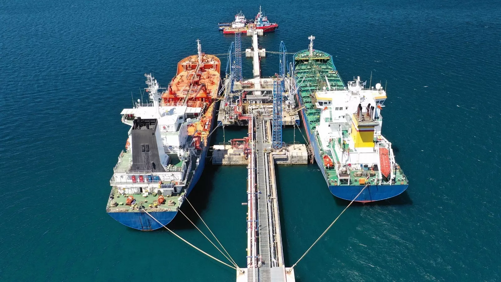 «КазМунайГаз» и ГНКАР подписали документы о росте экспорта казахстанской нефти через азербайджанские порты