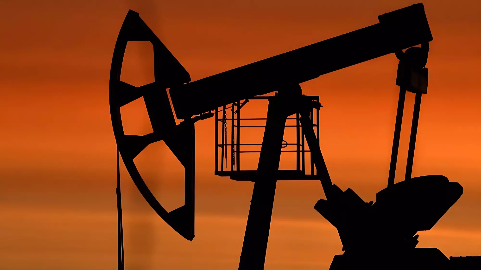 МЭА ухудшило оценку спроса на нефть на 130 тысяч б/с на 2024 год