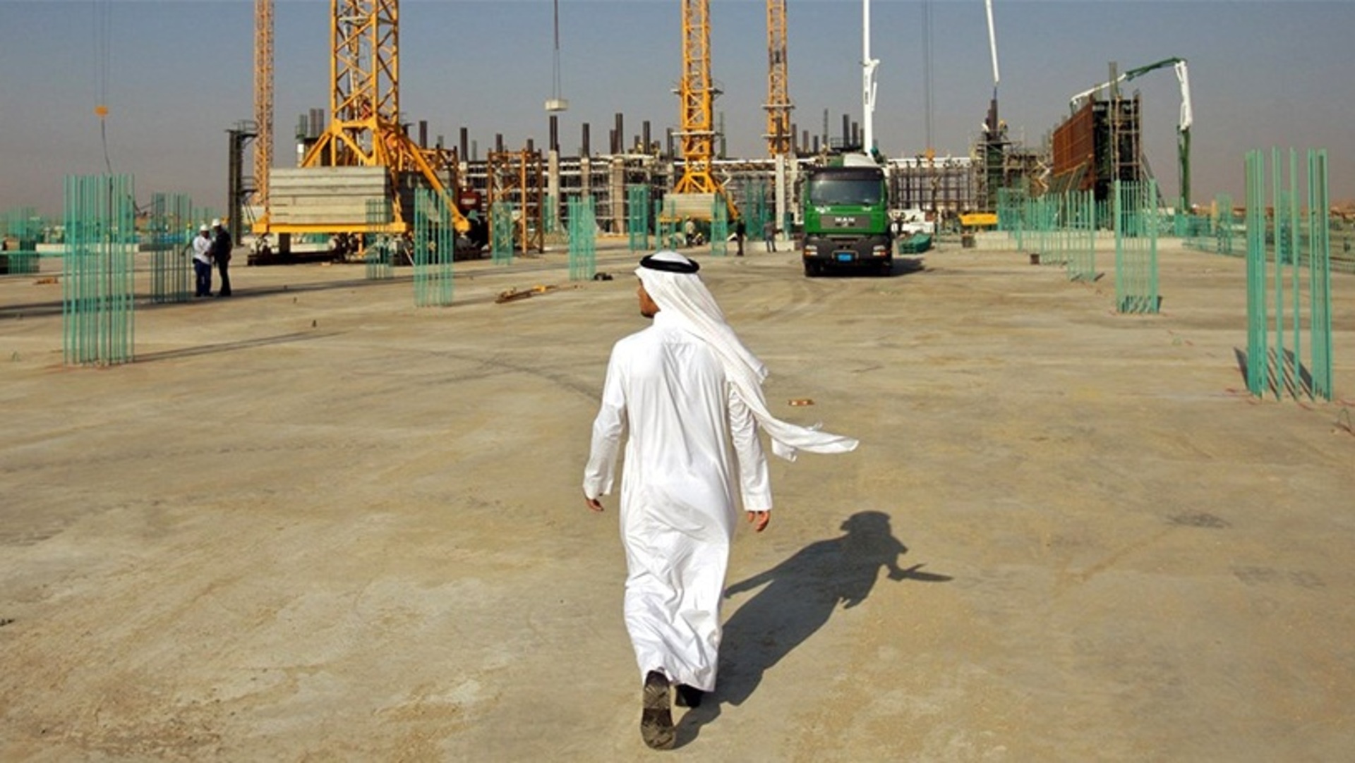 Саудовская аравия нашла. Эль Хуфуф Саудовская Аравия. Сауди Арамко Бен Салман. Нефтедобыча в ОАЭ. Саудовская Аравия нефтедобыча.