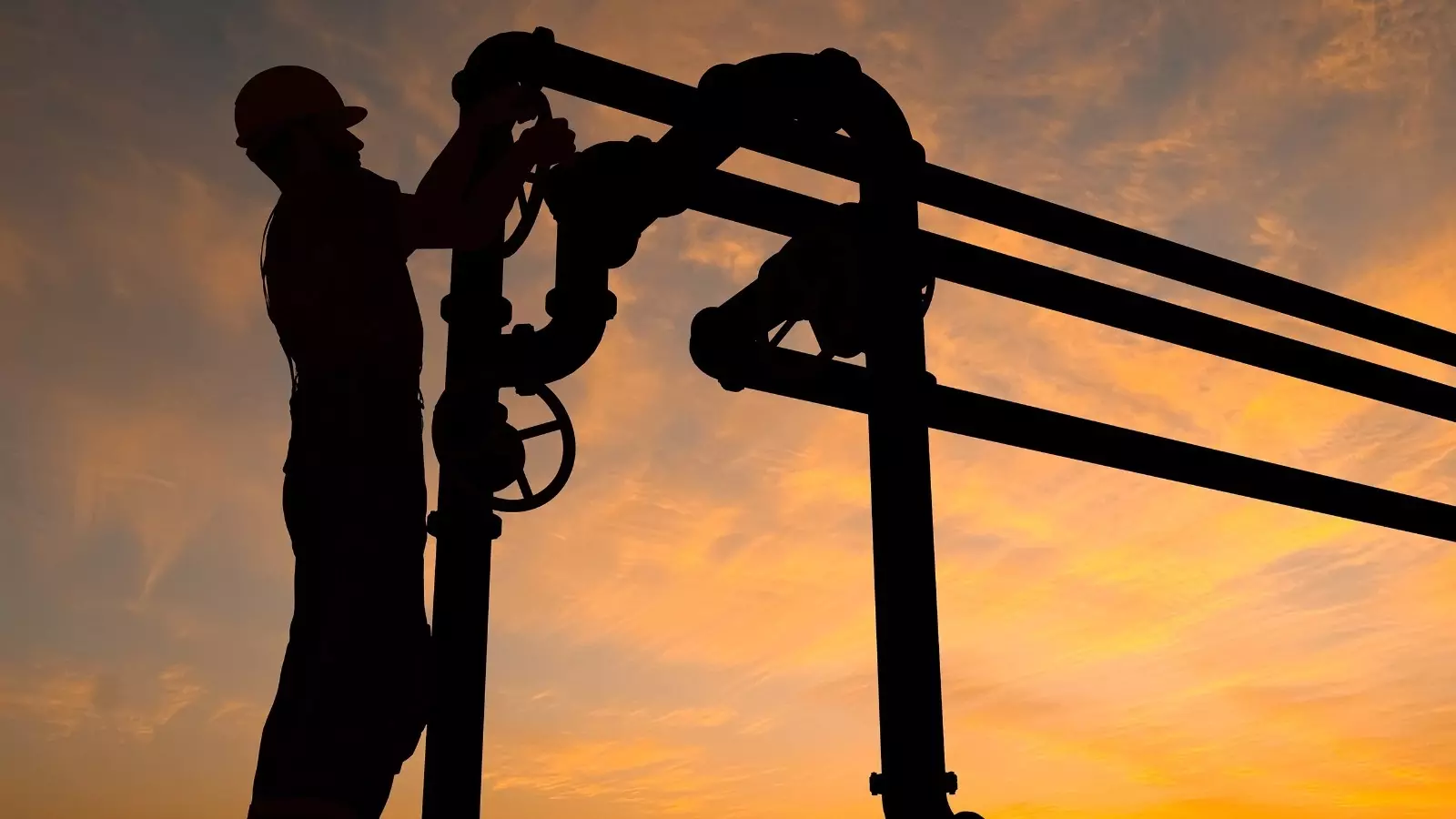 Канадский оператор нефтепроводов Enbridge хочет сократить свой штат на 6%
