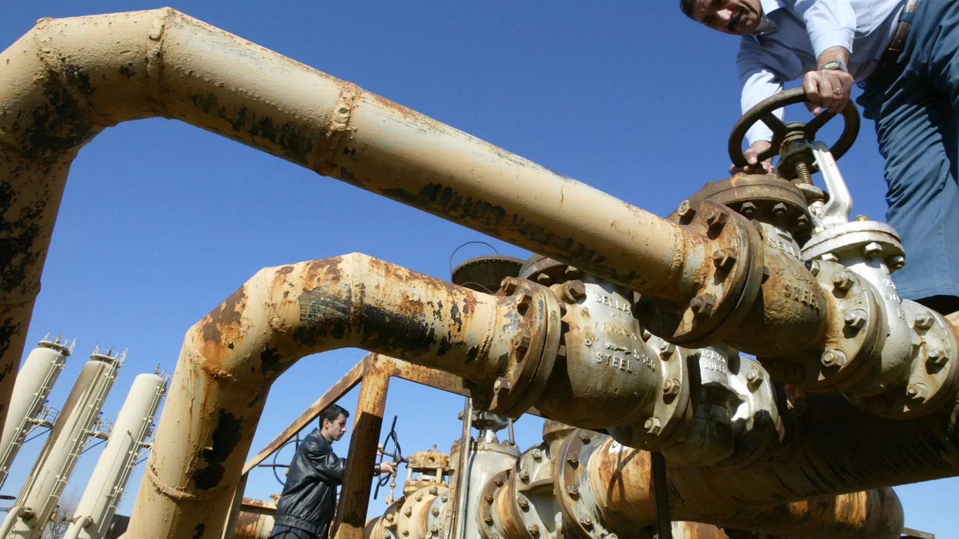 Ирак перестал поставлять нефть в Ироданию в отместку за бомбардировки